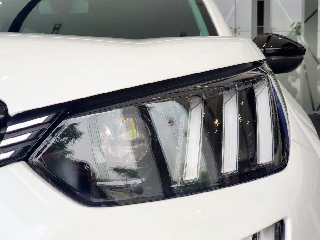 peugeot 2008 trắng