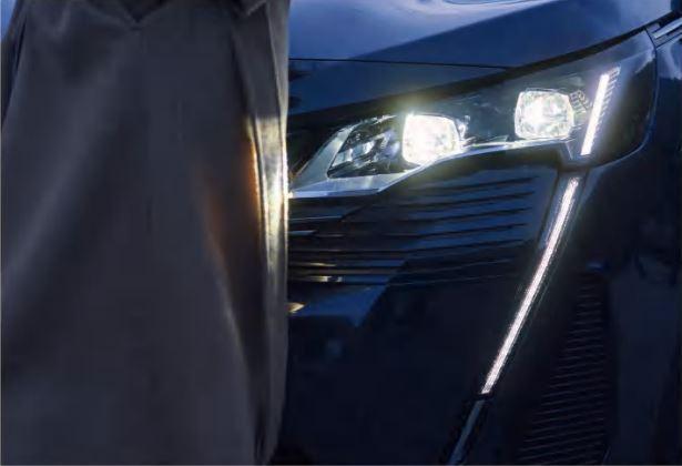 Đèn chiếu sáng ban ngày 