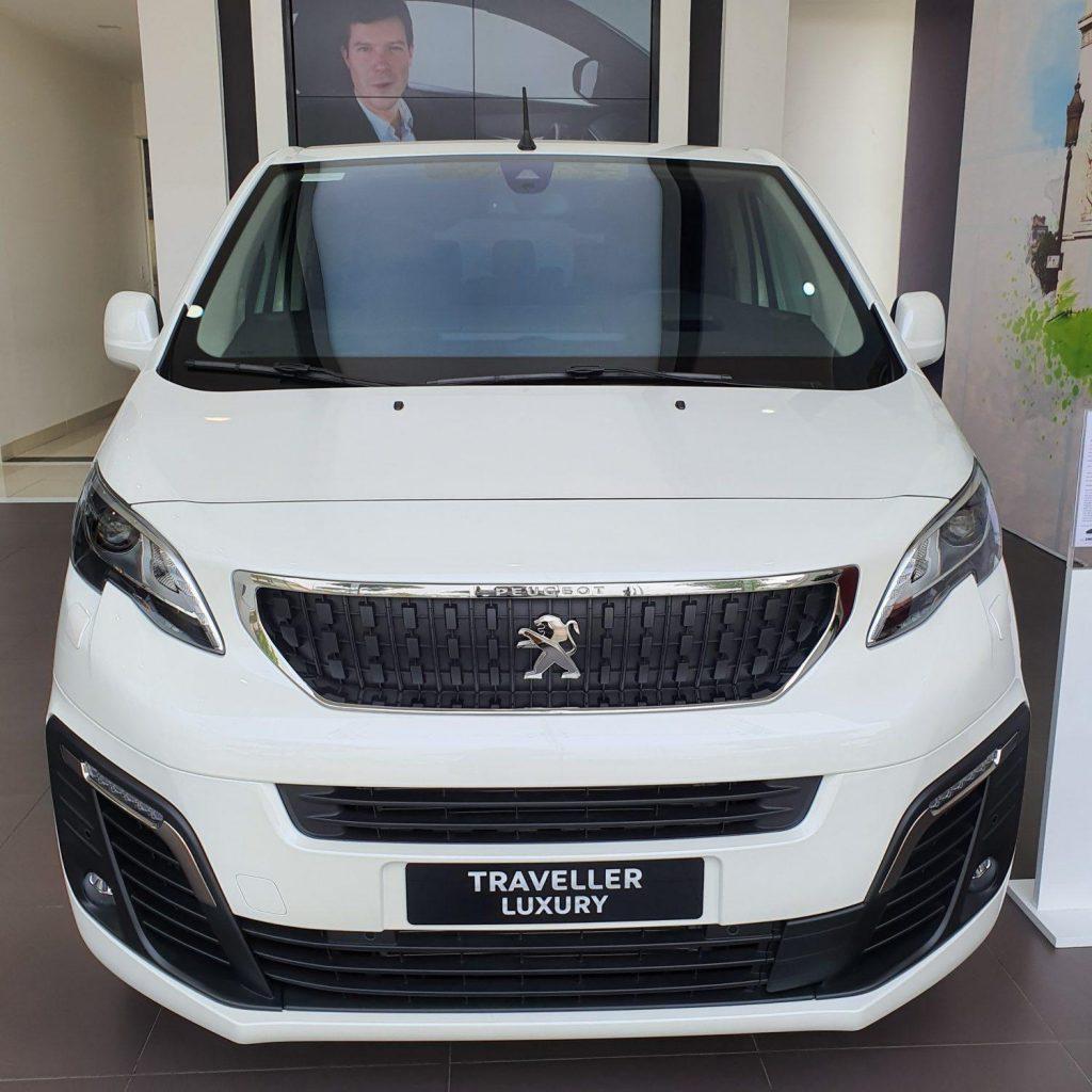Peugeot Traveller Trắng