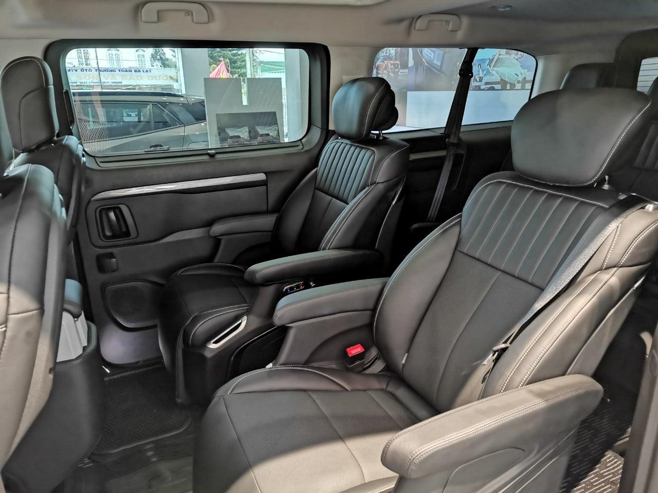 peugeot-traveller-premium (10)