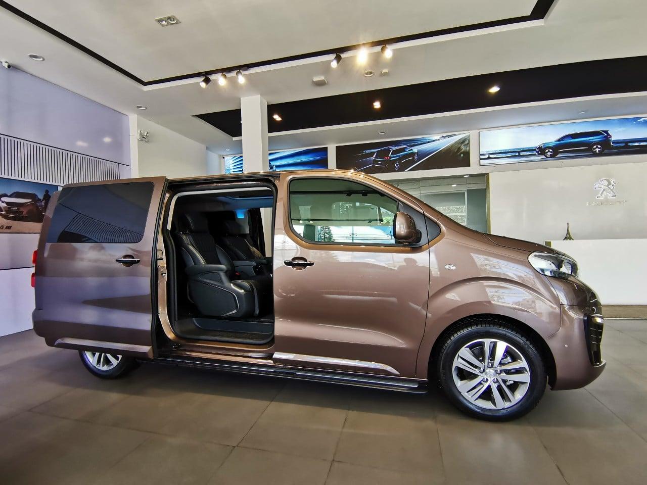 peugeot-traveller-premium (3)