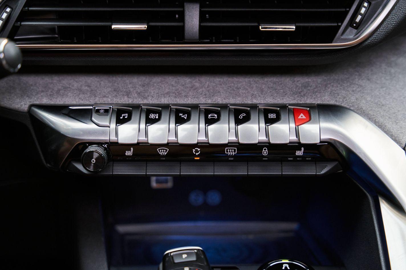 Nội thất i-Cockpit®