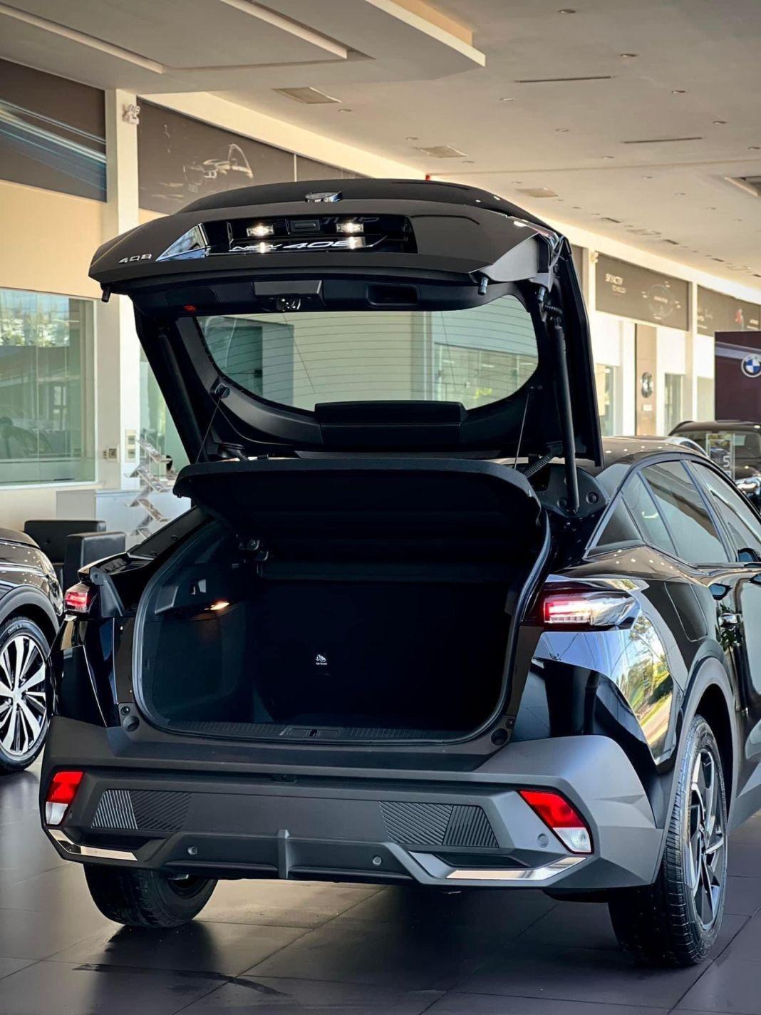 Peugeot-408-mau-den (8)