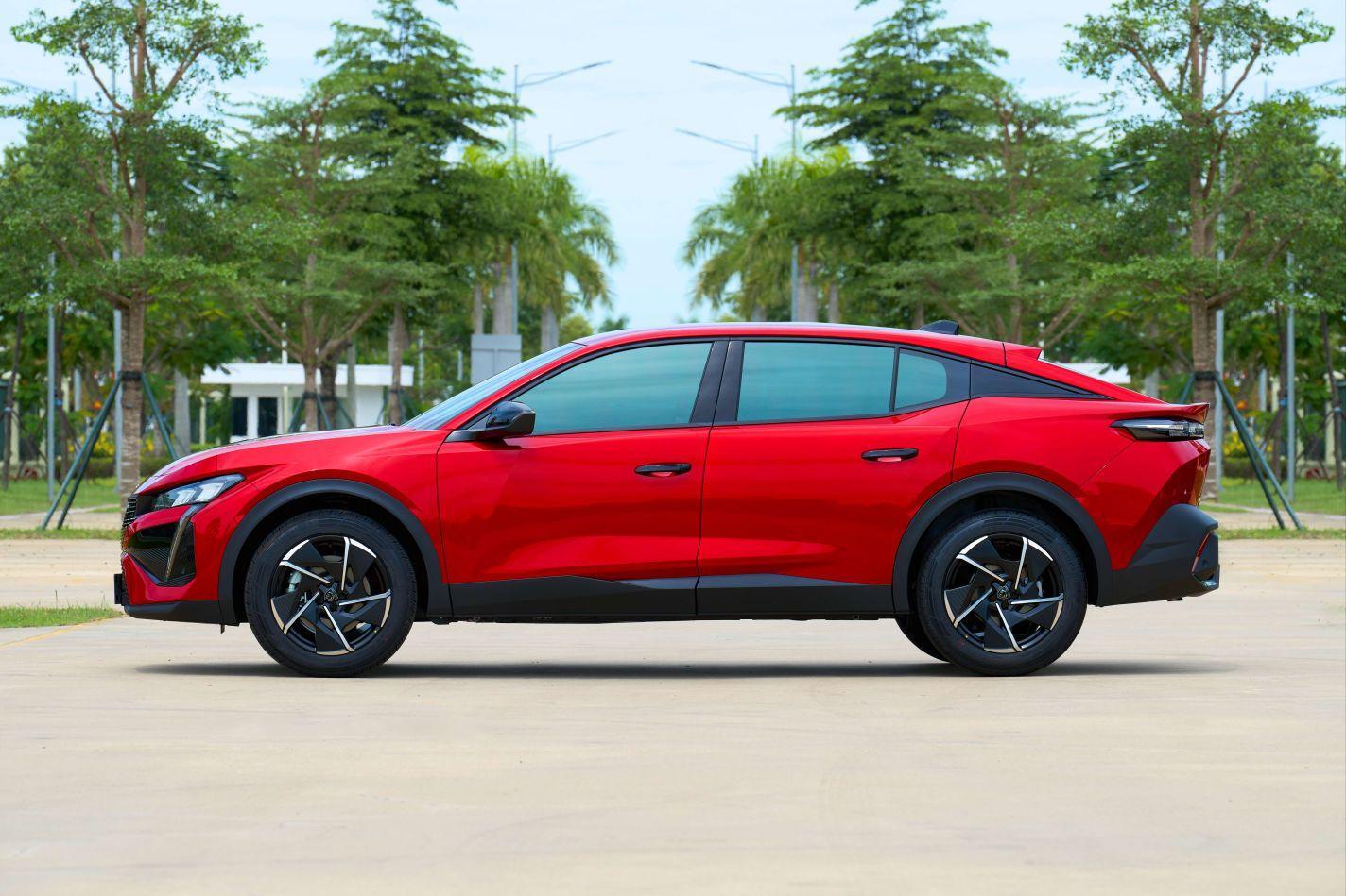 Peugeot 408 màu đỏ (2)