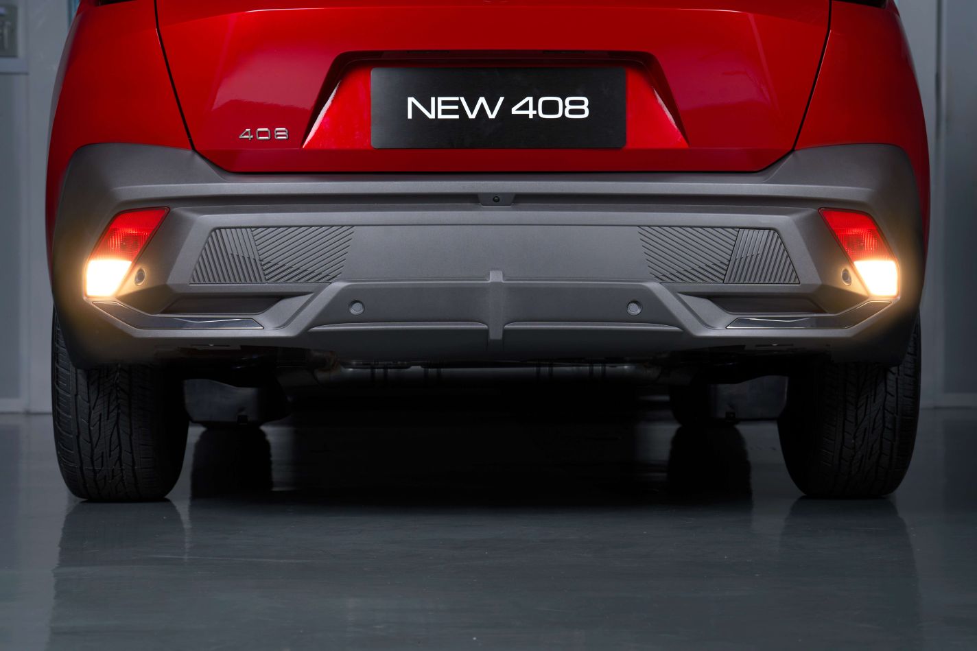 Peugeot 408 màu đỏ (4)