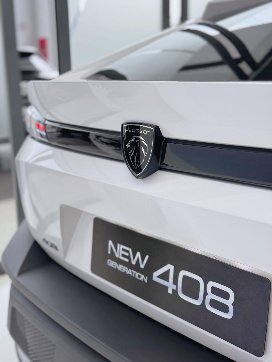 Peugeot-408-mau-trang (14)