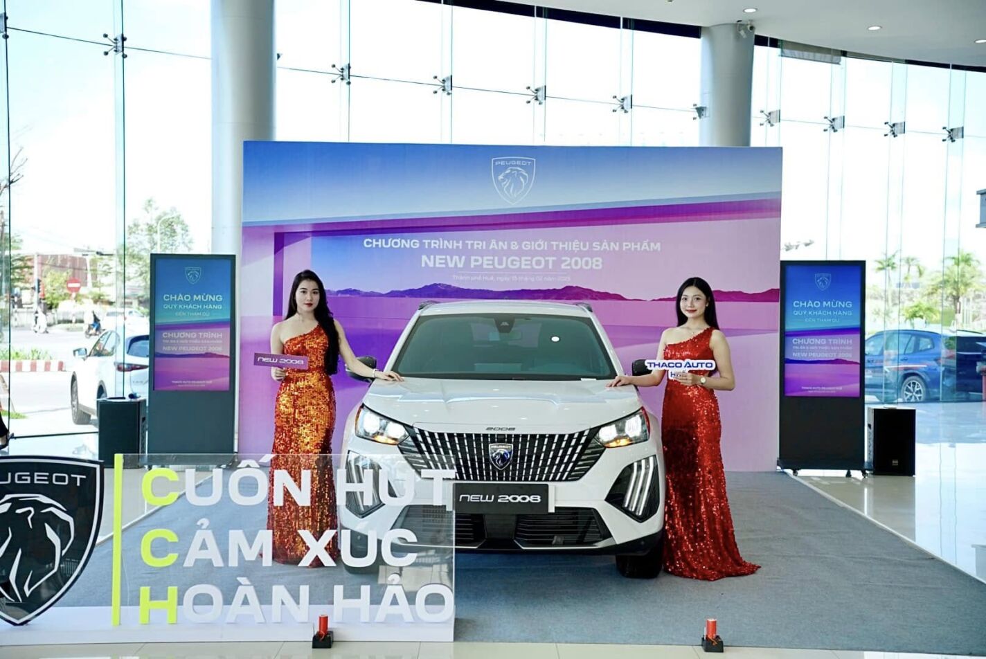 Peugeot 2008 màu trắng