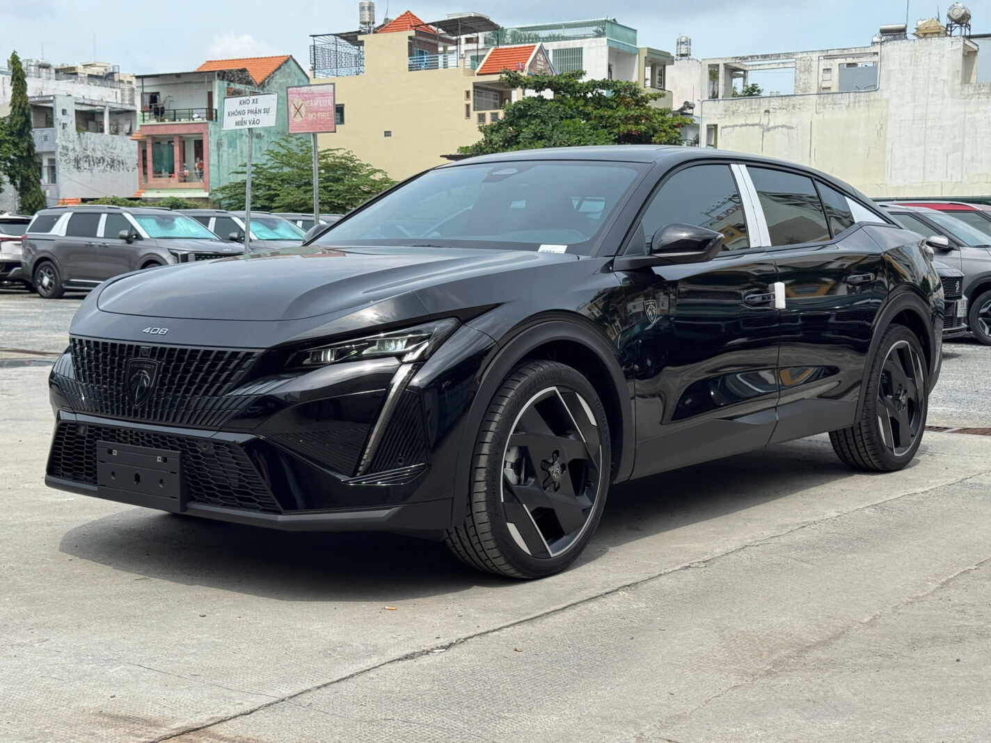 CHÍNH THỨC RA MẮT PEUGEOT 408 LEGEND EDITION