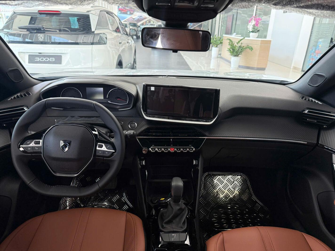 Peugeot 2008 ICONIC mới (9)