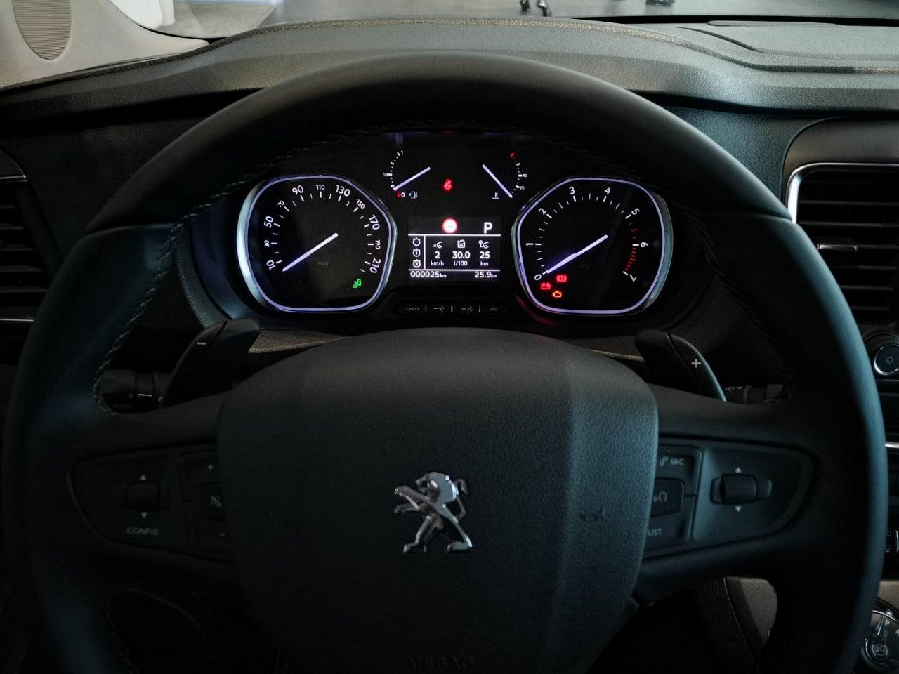peugeot-traveller-premium (13)