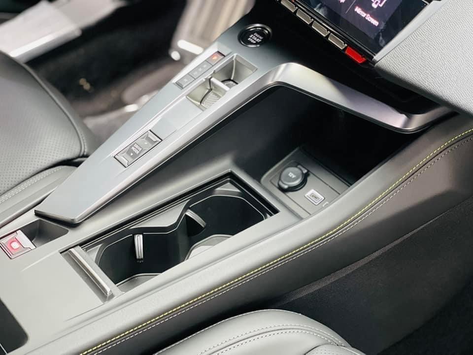 Peugeot 408 màu đen