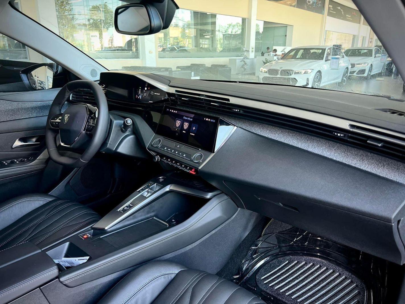 Peugeot-408-mau-den (6)