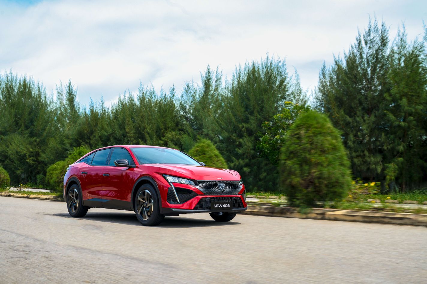 Peugeot 408 màu đỏ (5)