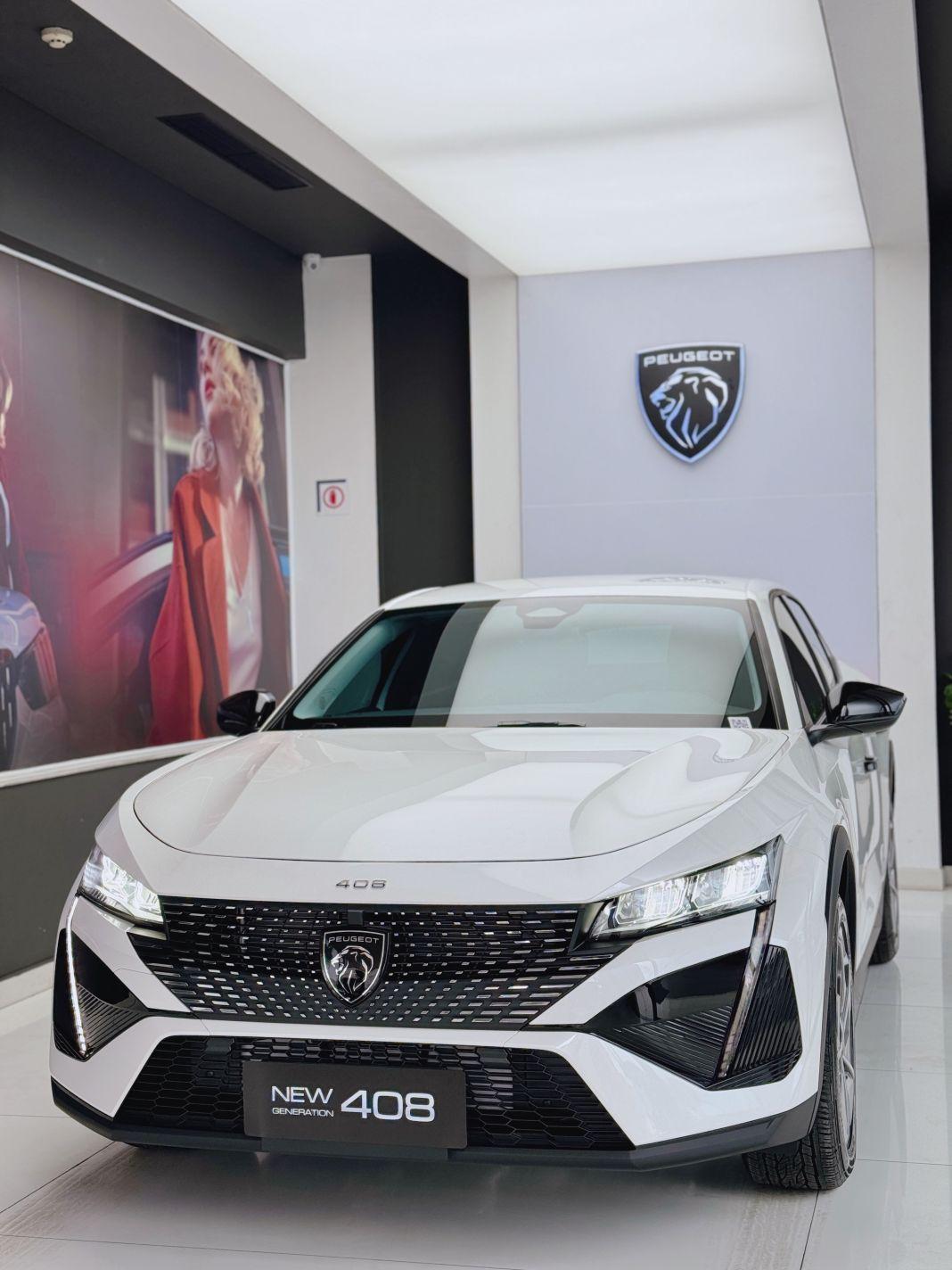 Peugeot-408-mau-trang (11)