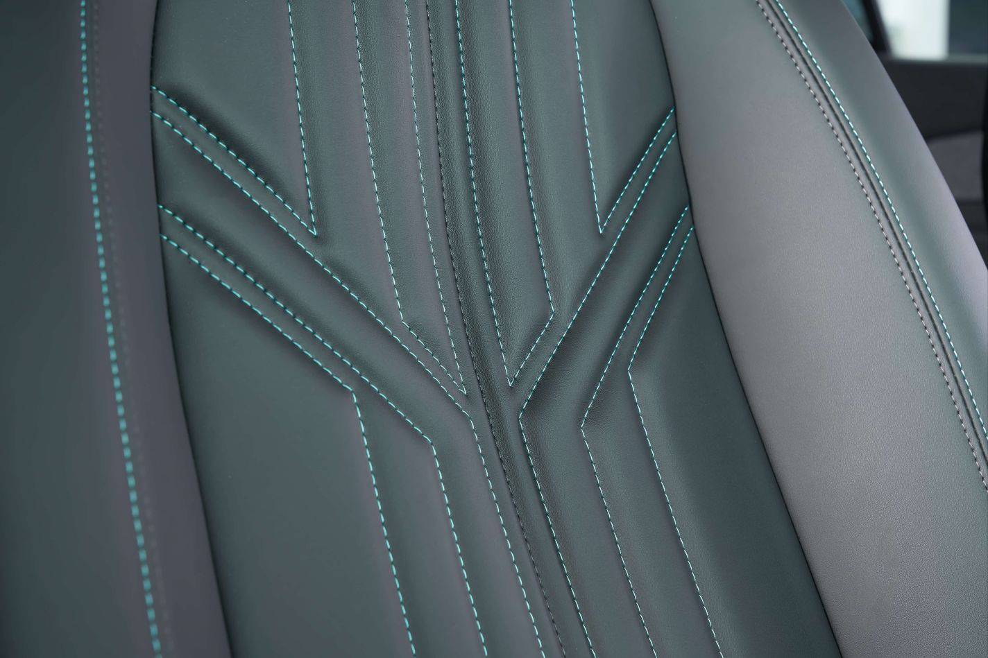 Peugeot 408 màu xám (14)