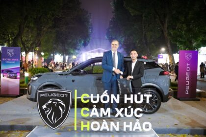 ĐẠI SỨ PHÁP TẠI VIỆT NAM TRẢI NGHIỆM NEW PEUGEOT 2008