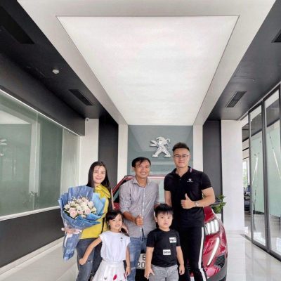 Lễ bàn giao xe Peugeot